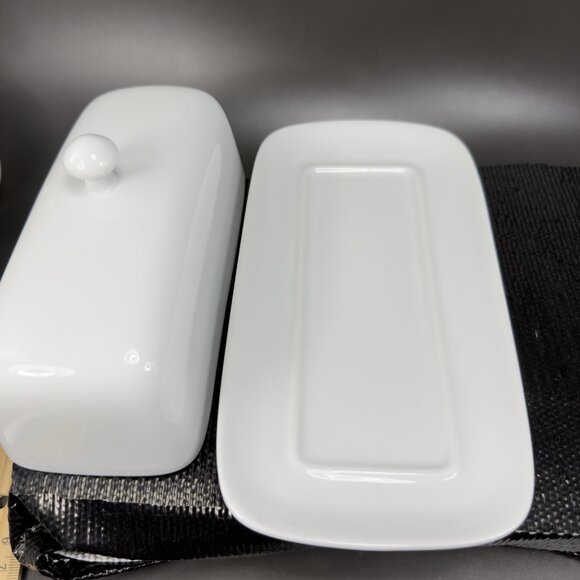 Dash of That White Porcelain Covered Butter Dish Knob Handle Butter Keeper Dish - Picture 7 of 10